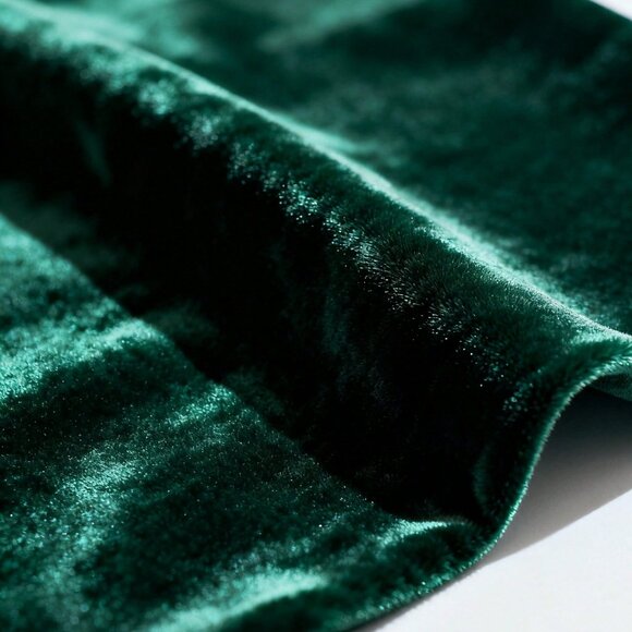 Green Velvet Elegant Women's Long Sleeve Velvet blazer with Pant Suit set - Picture 10 of 10